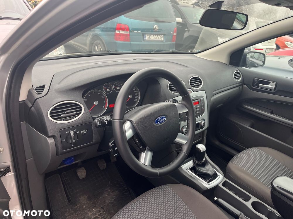 Ford Focus 1.6 Ti-VCT Trend + - 7