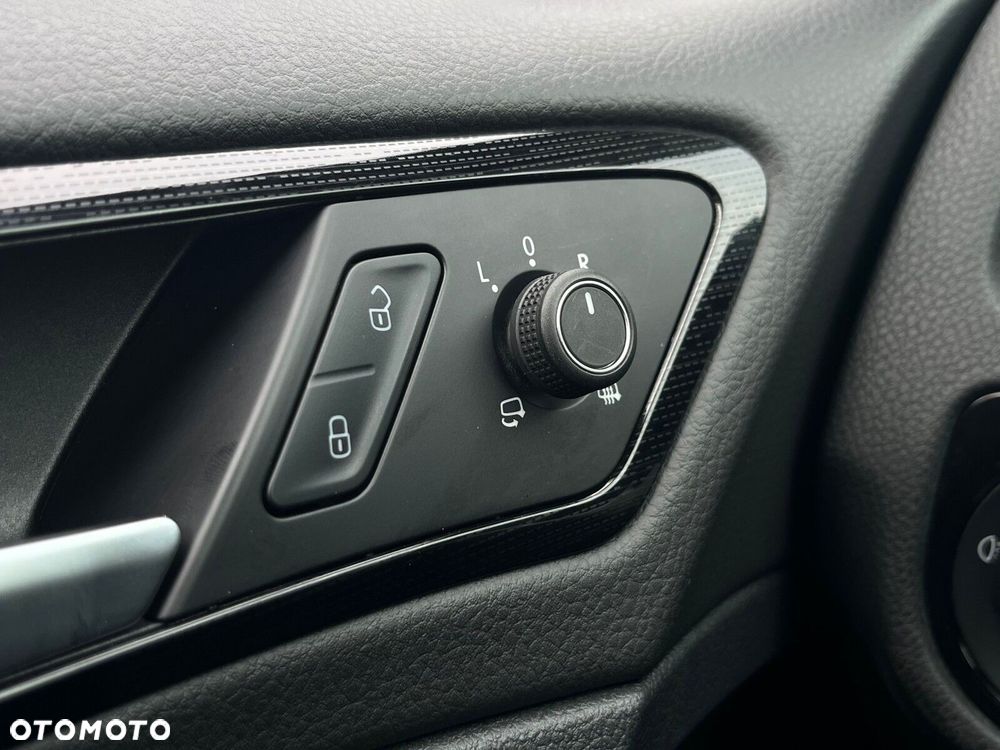 Volkswagen Golf Variant 1.5 TSI BMT Evo Highline DSG - 31