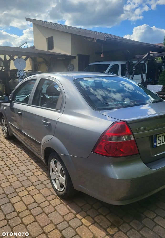 Chevrolet Aveo - 5