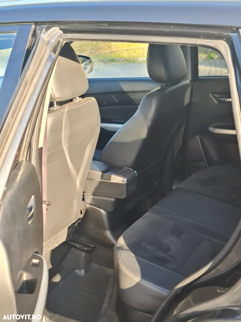 Suzuki Vitara 1.6 DDIS 4X4 Luxus - 14