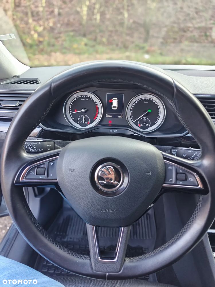 Skoda Superb 2.0 TSI L&K DSG - 23