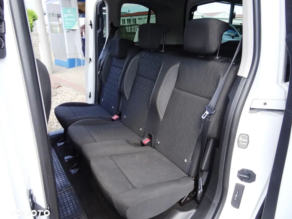 Peugeot Rifter 1.5 BlueHDI Active - 17