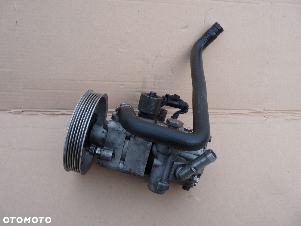 AUDI A8 D2 LIFT 3.3 TDI  AKF POMPA WSPOMAGANIA 4D0145165R