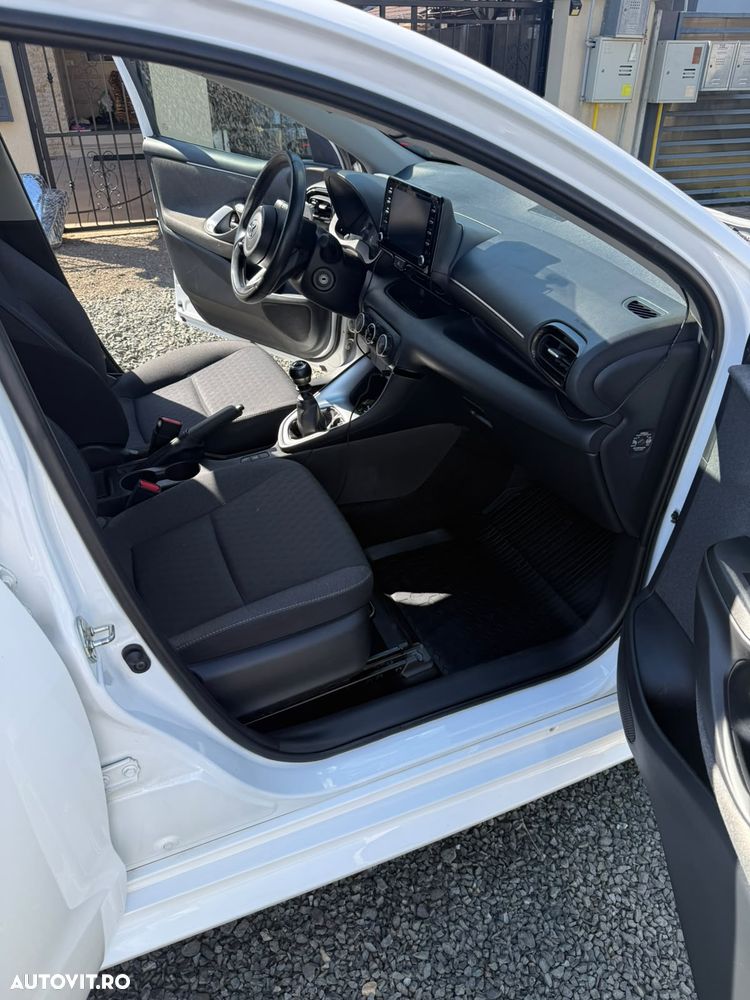 Toyota Yaris 1.5 MT Active - 13