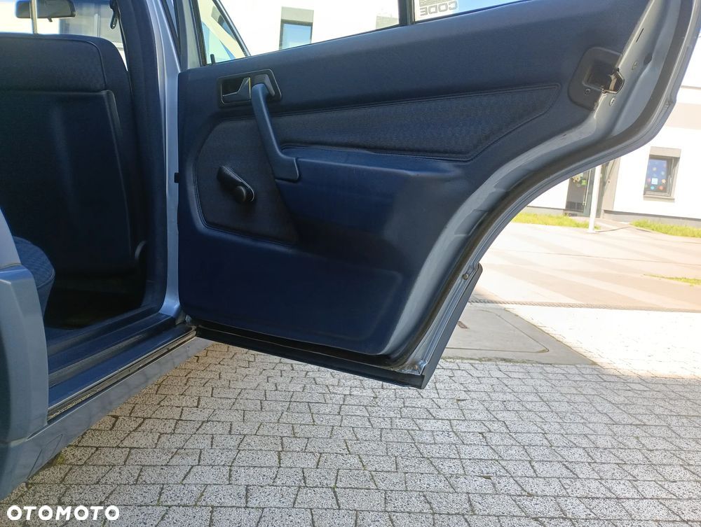 Mercedes-Benz W201 (190) - 20