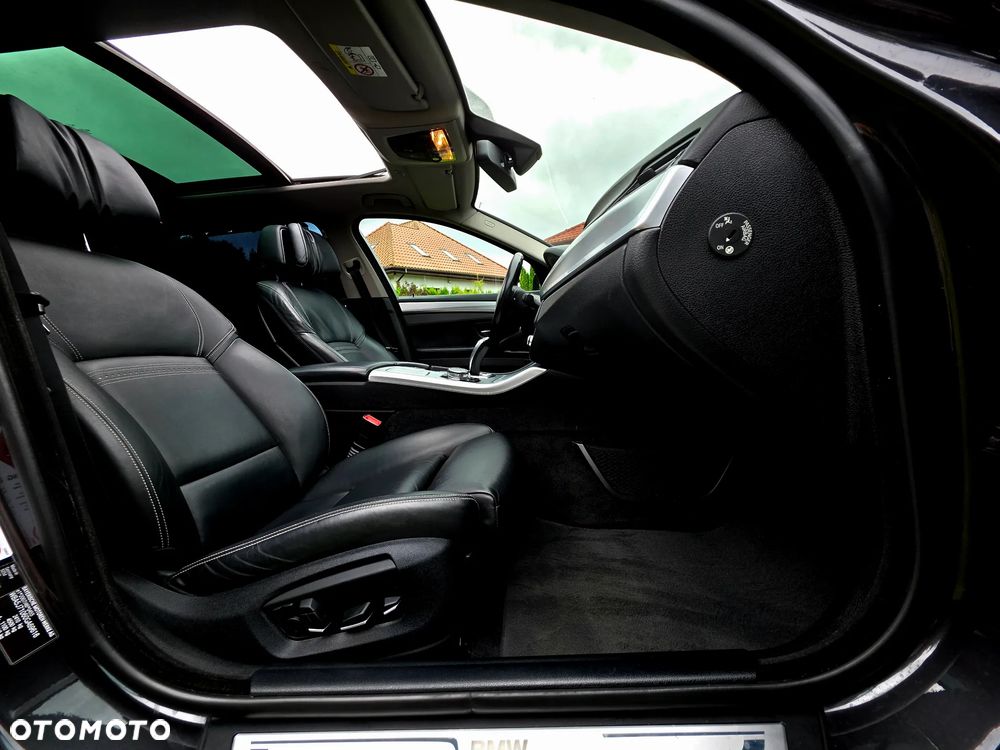 BMW Seria 5 525d Sport-Aut Luxury Line - 28