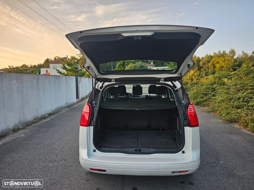 Peugeot 5008 1.6 HDi 7L Allure - 20
