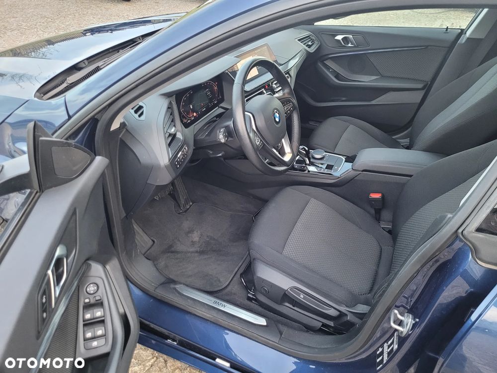 BMW Seria 2 218i Business Edition - 24