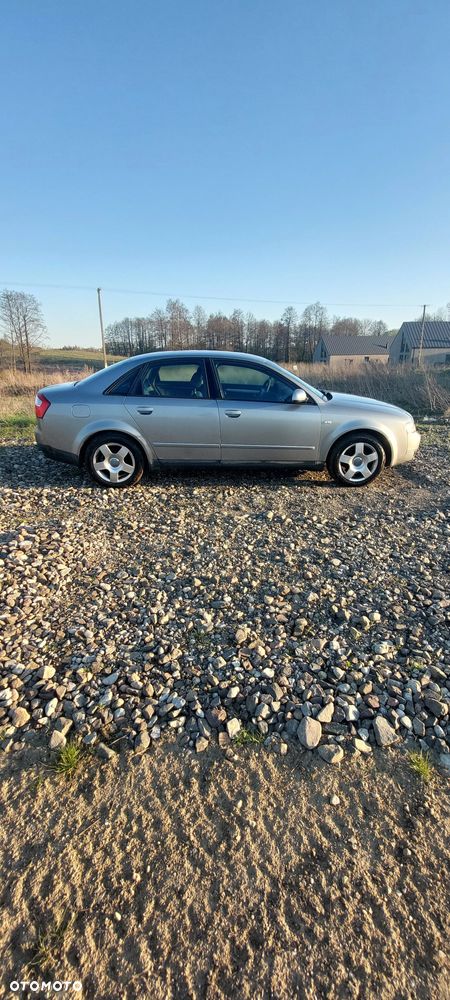 Audi A4 Limousine - 5