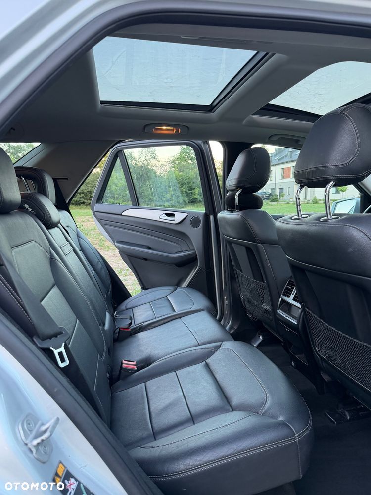 Mercedes-Benz ML - 10