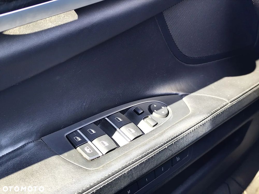 BMW Seria 7 750Li xDrive - 18