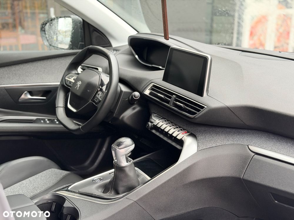 Peugeot 3008 1.2 PureTech Allure S&S - 23