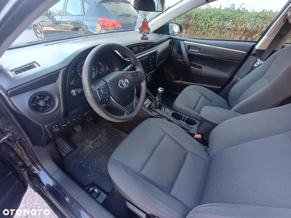 Toyota Corolla - 10