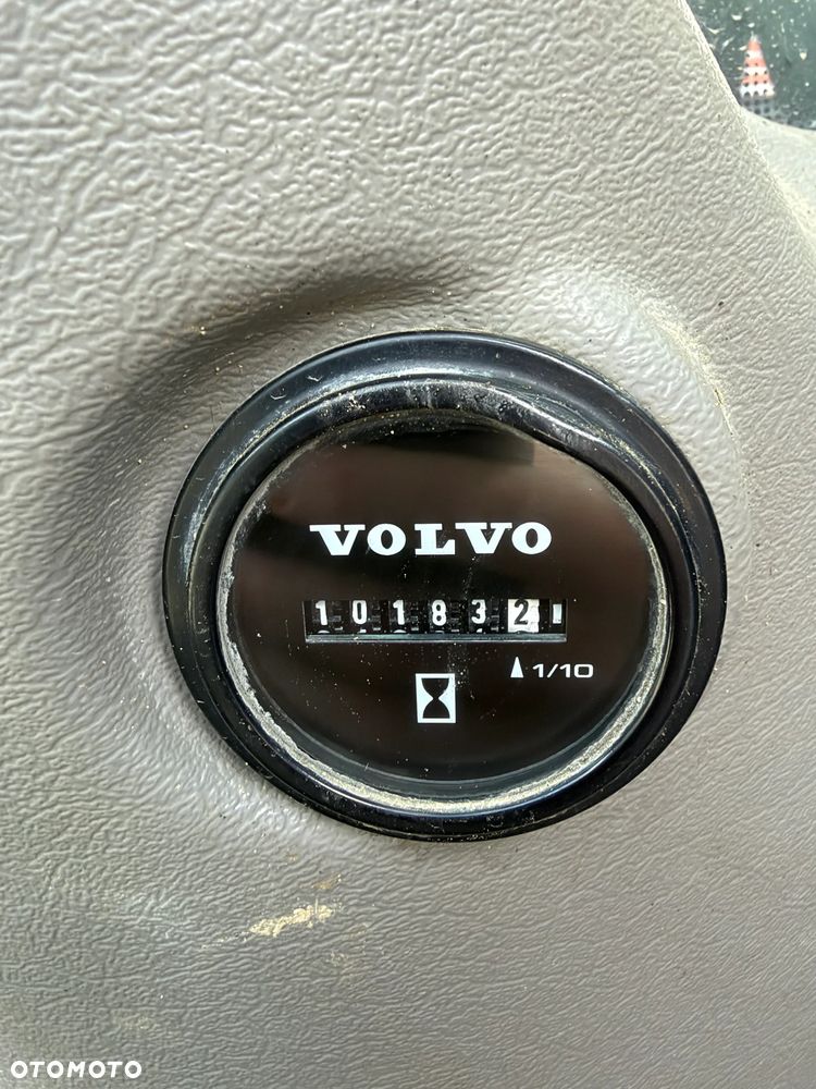 Volvo EC300 DL - 18