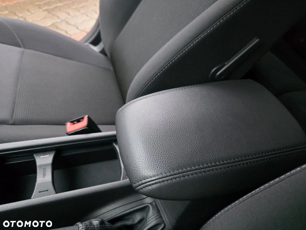 Ford Focus 1.5 EcoBlue Start-Stopp-System TITANIUM - 18