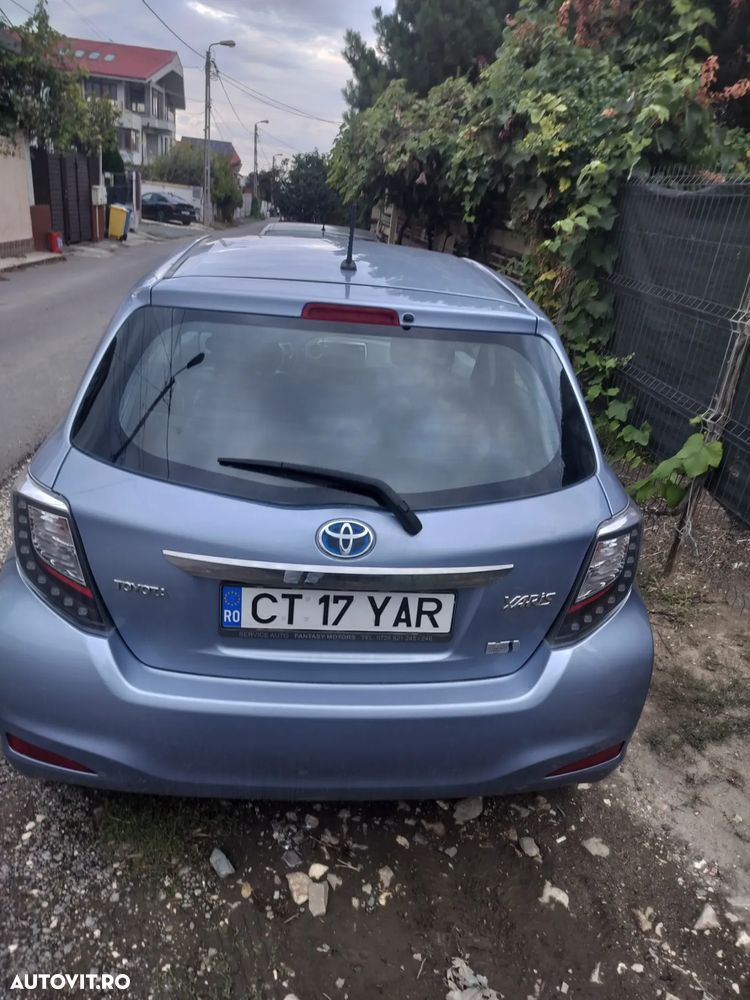 Toyota Yaris 1.5 VVT-i HSD Luna - 1