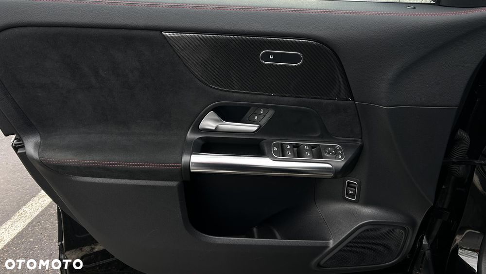 Mercedes-Benz GLA - 10