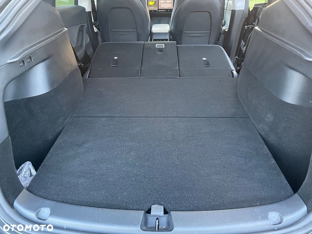 Tesla Model Y Long Range Dual Motor AWD - 23