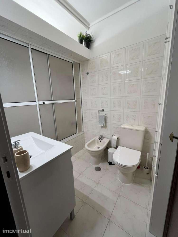 Quarto - localizado em Aveiro - Grande imagem: 4/8