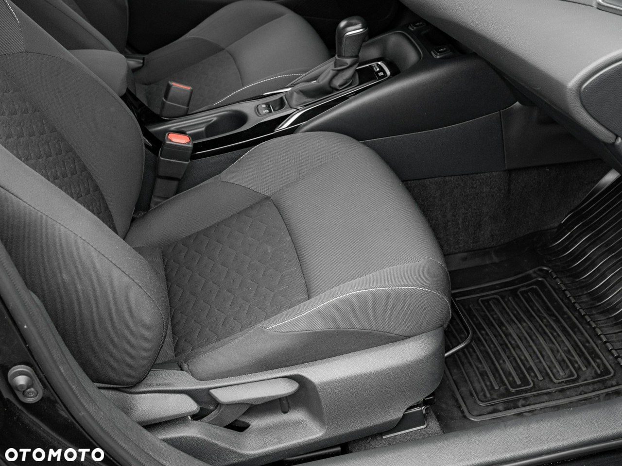 Toyota Corolla 1.8 Hybrid GPF Comfort - 31
