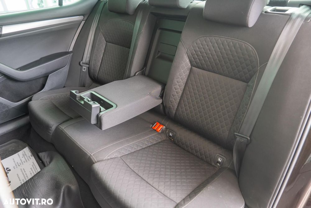 Skoda Superb 2.0 TDI DSG Active - 25