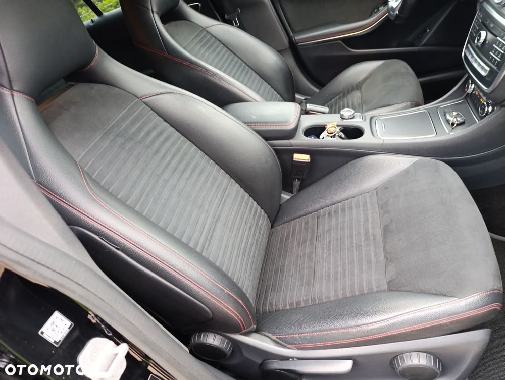 Mercedes-Benz CLA 200 d 7G-DCT Peak Edition - 32