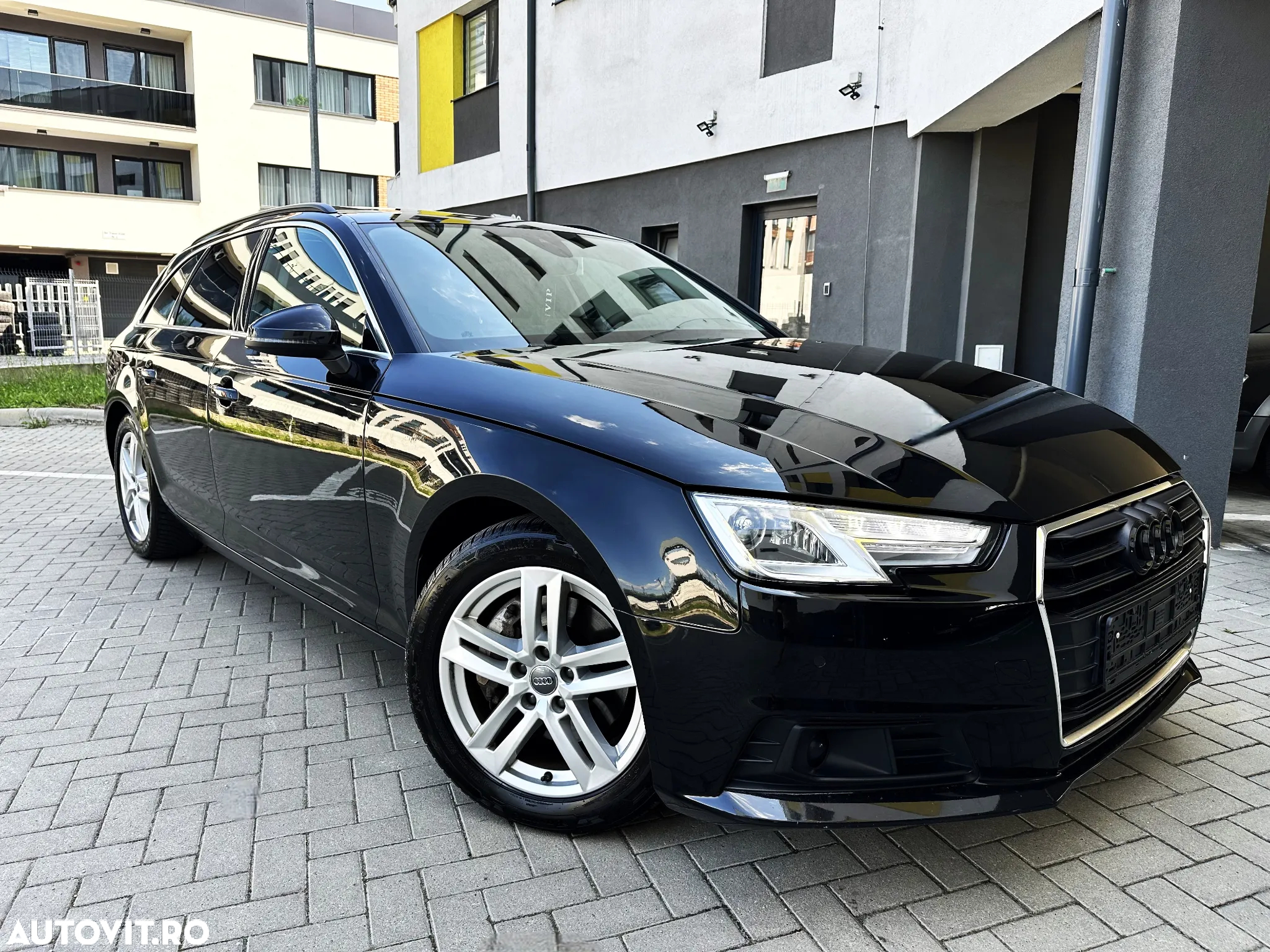 Audi A4 Avant 2.0 40 TDI S tronic S Line - 3