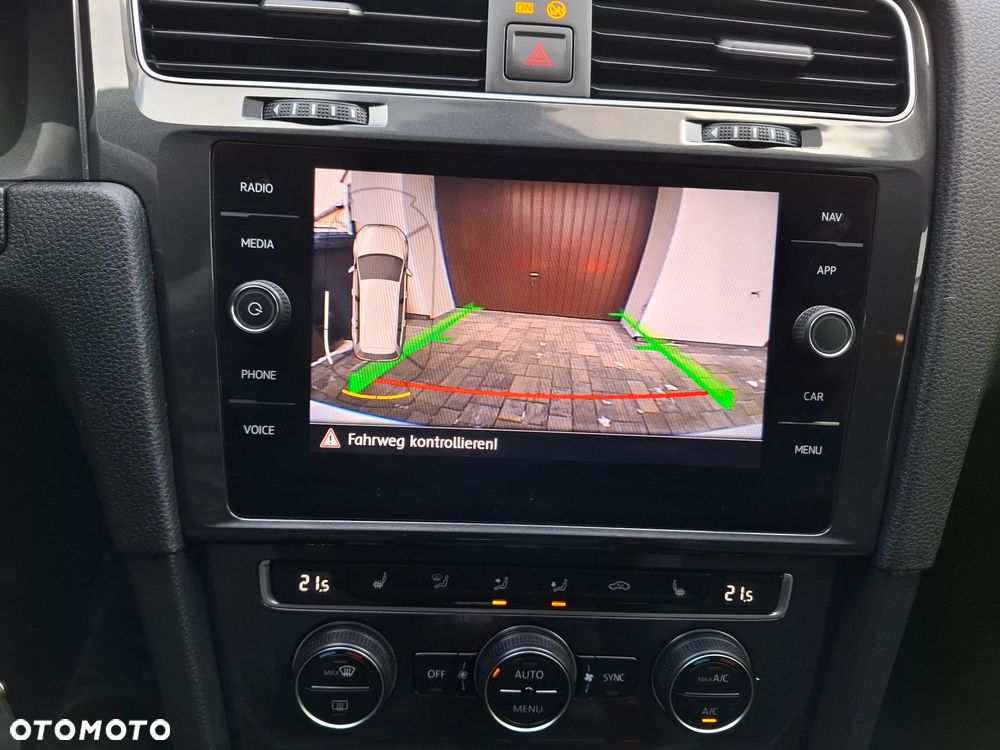 Volkswagen Golf - 16