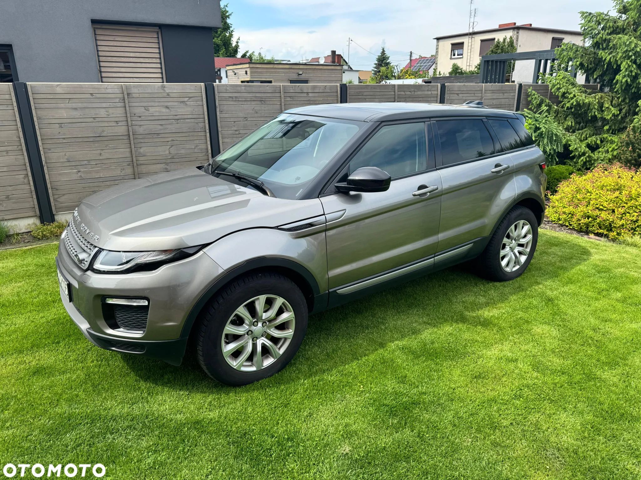 Land Rover Range Rover Evoque - 1