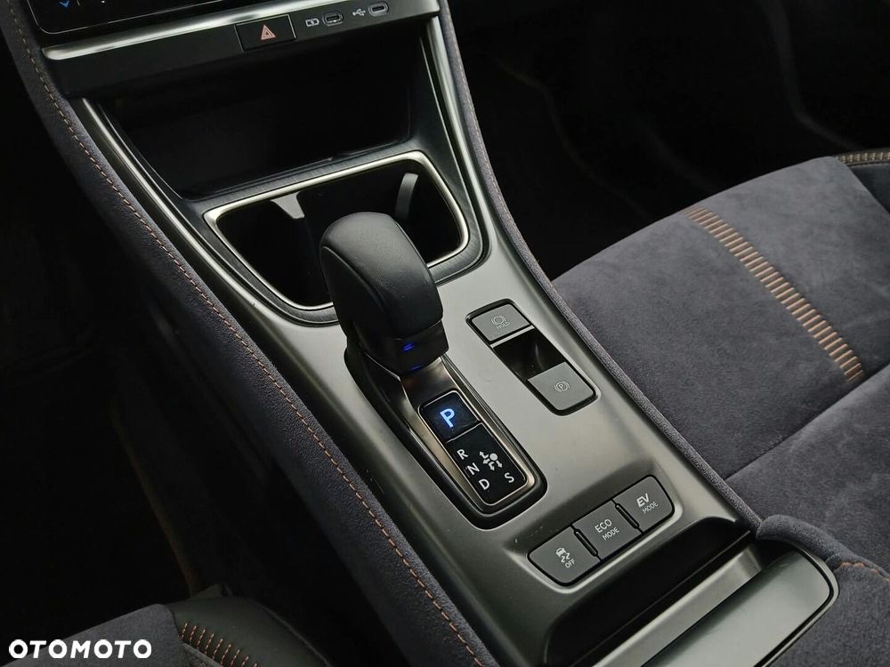 Lexus LBX 1.5 Hybrid Cool AWD - 24