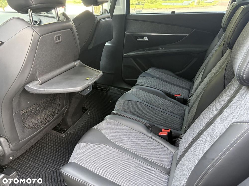 Peugeot 5008 - 9
