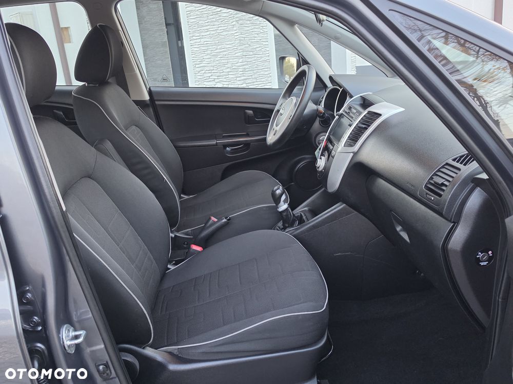 Kia Venga 1.4 CVVT Titanium Collection - 24