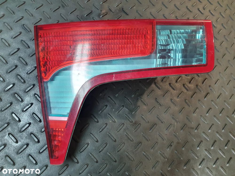 LAMPA LEWY TYŁ W KLAPIE CITROEN C5 II  89032711 EUROPA - 1