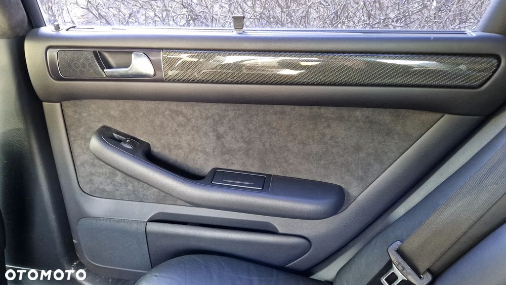 Audi S6 Avant - 16