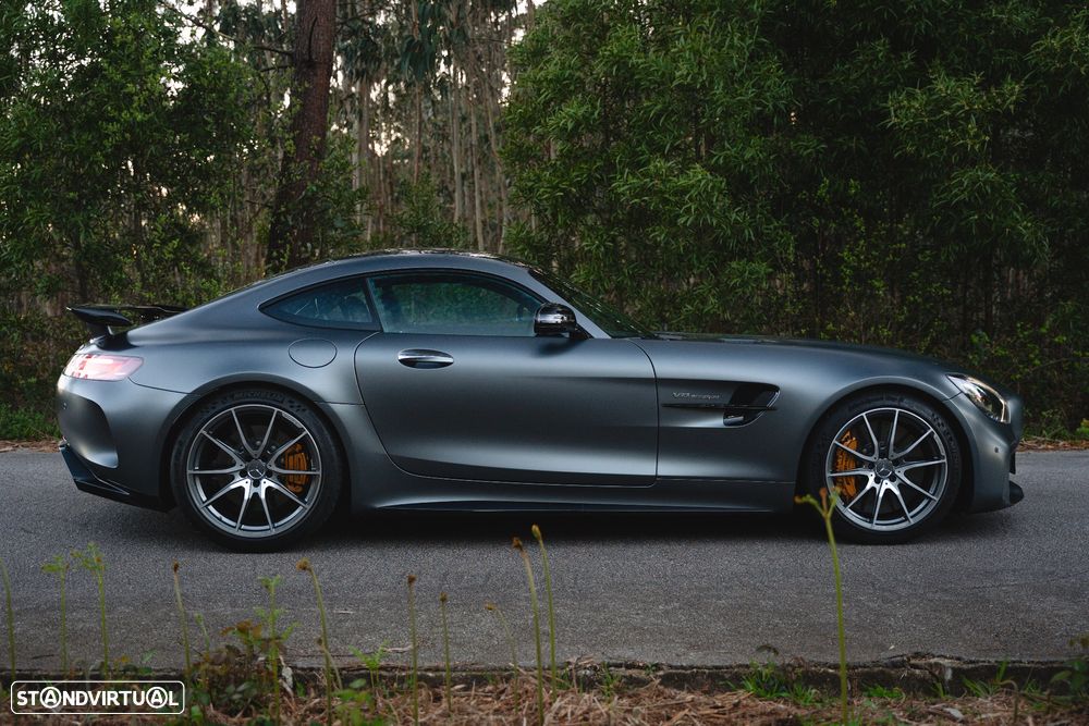 Mercedes-Benz AMG GT R - 16