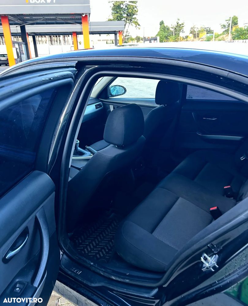 BMW Seria 3 320i - 9