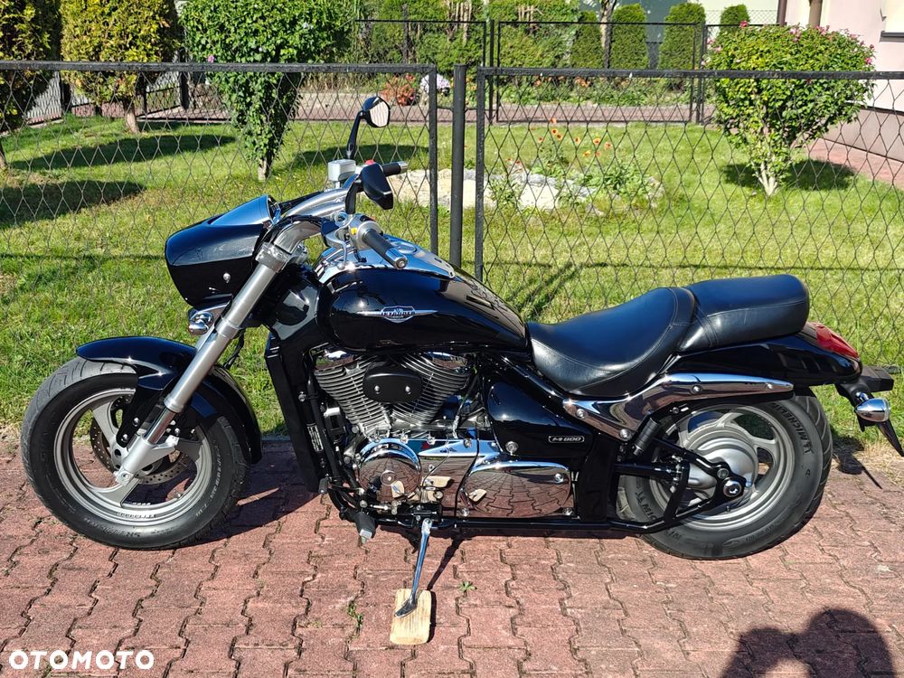 Suzuki Intruder - 12