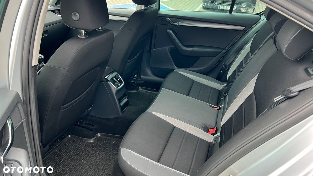 Skoda Octavia 2.0 TDI Joy - 9