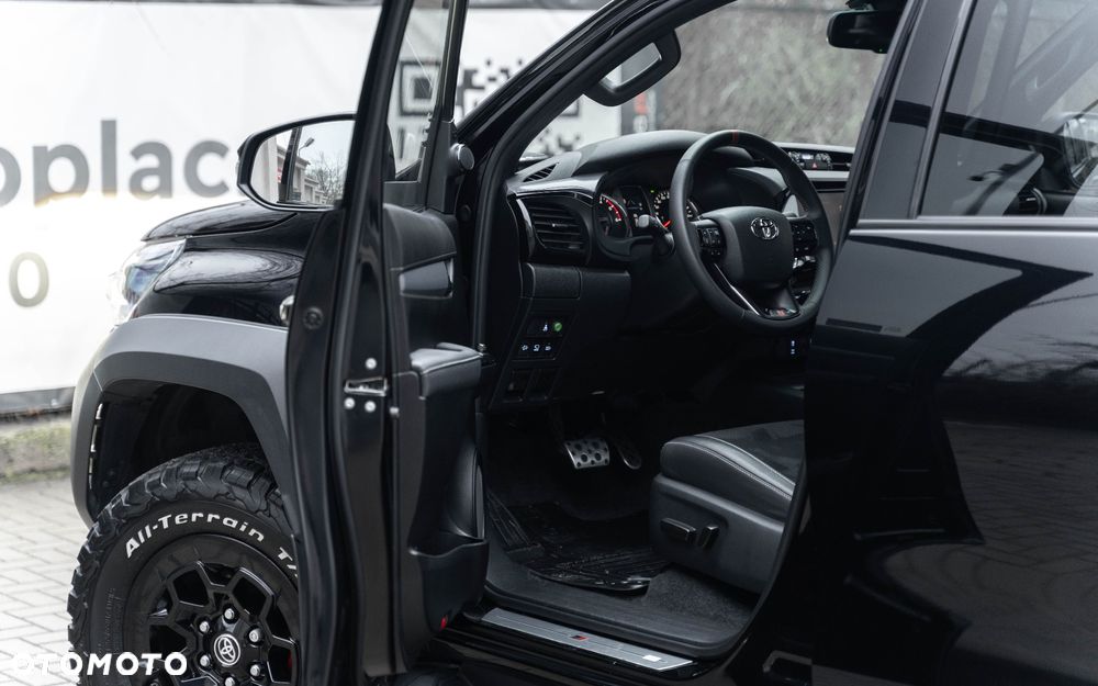 Toyota Hilux 2.8 D-4D Double Cab GR Sport II 4x4 - 16
