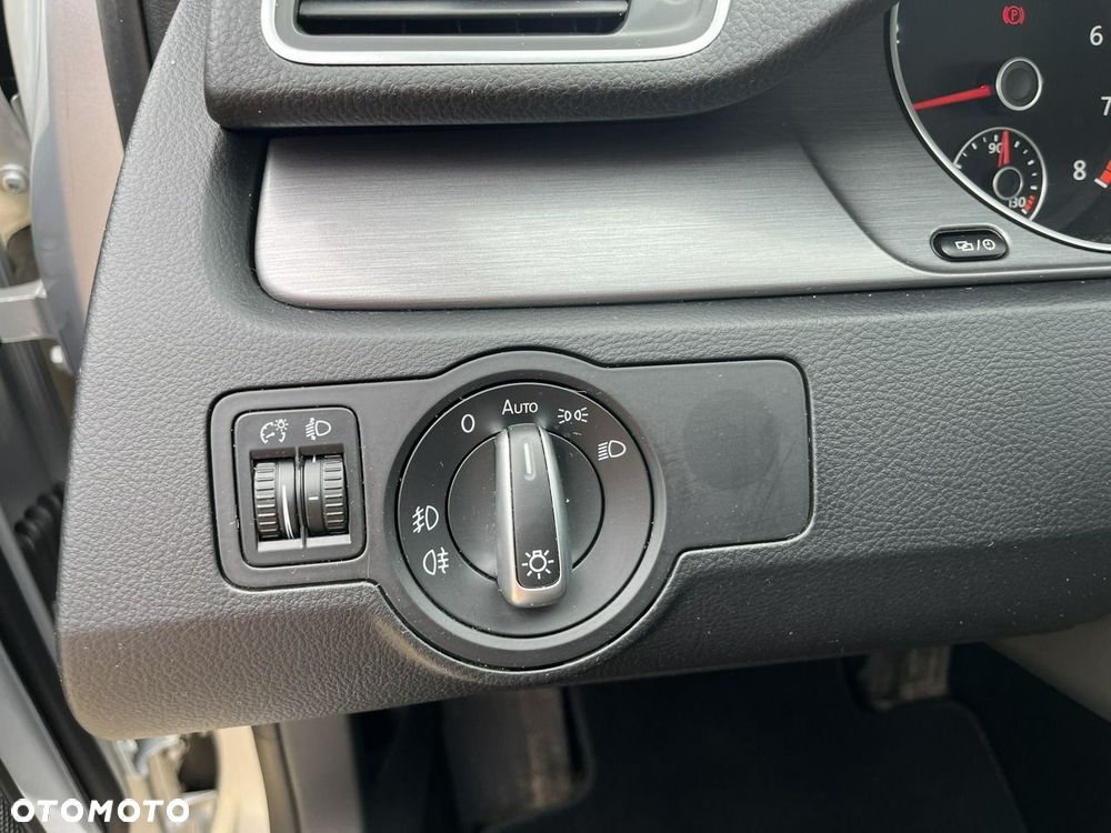 Volkswagen Passat - 26