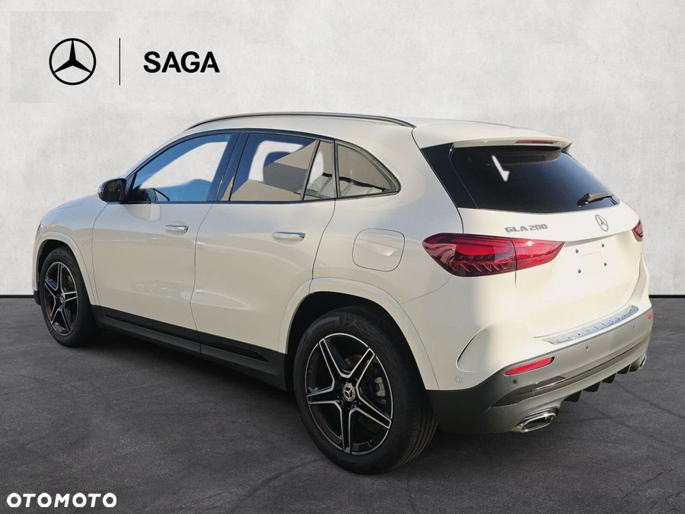 Mercedes-Benz GLA - 8