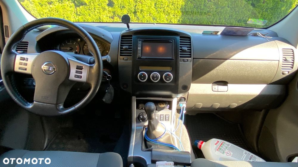 Nissan Navara 2.5 D XE - 14