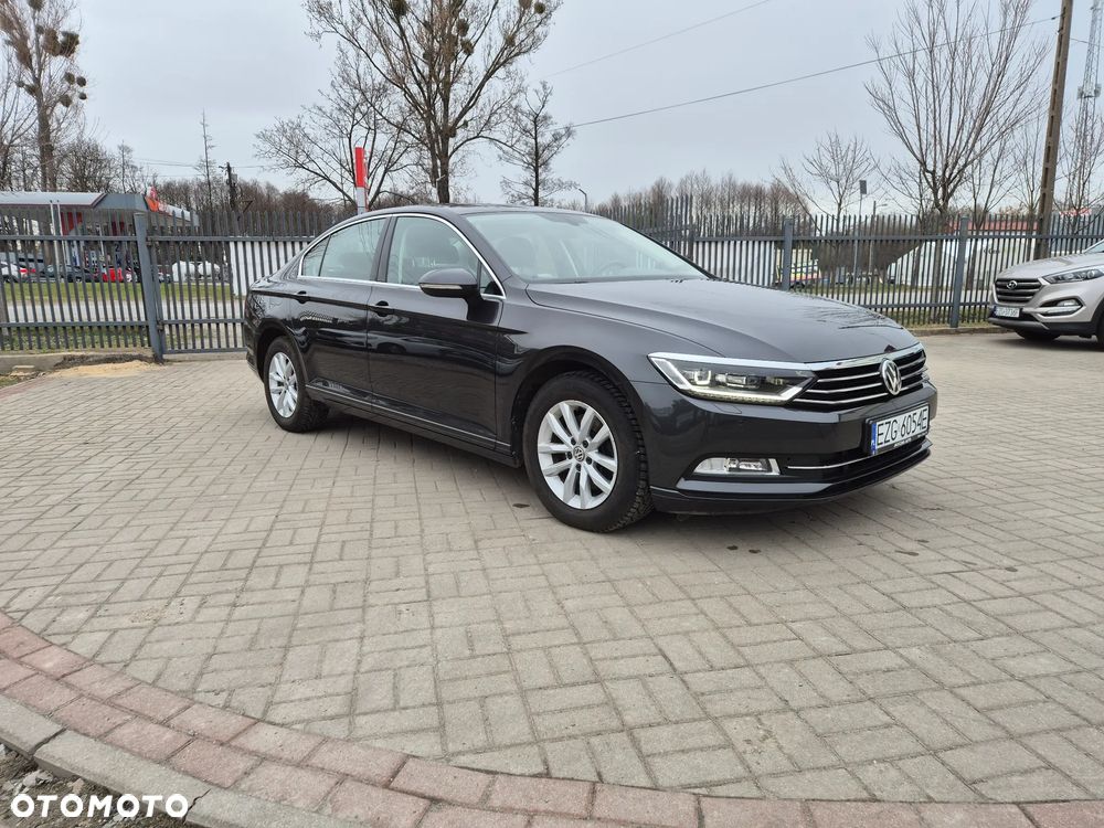 Volkswagen Passat 1.6 TDI BMT Comfortline - 8