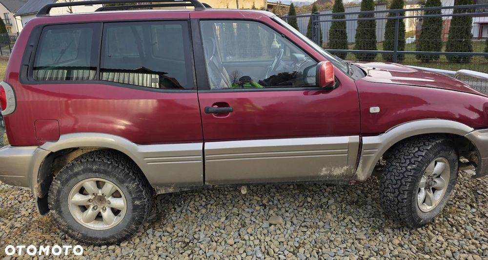 Nissan Terrano 2.4 Sport - 1