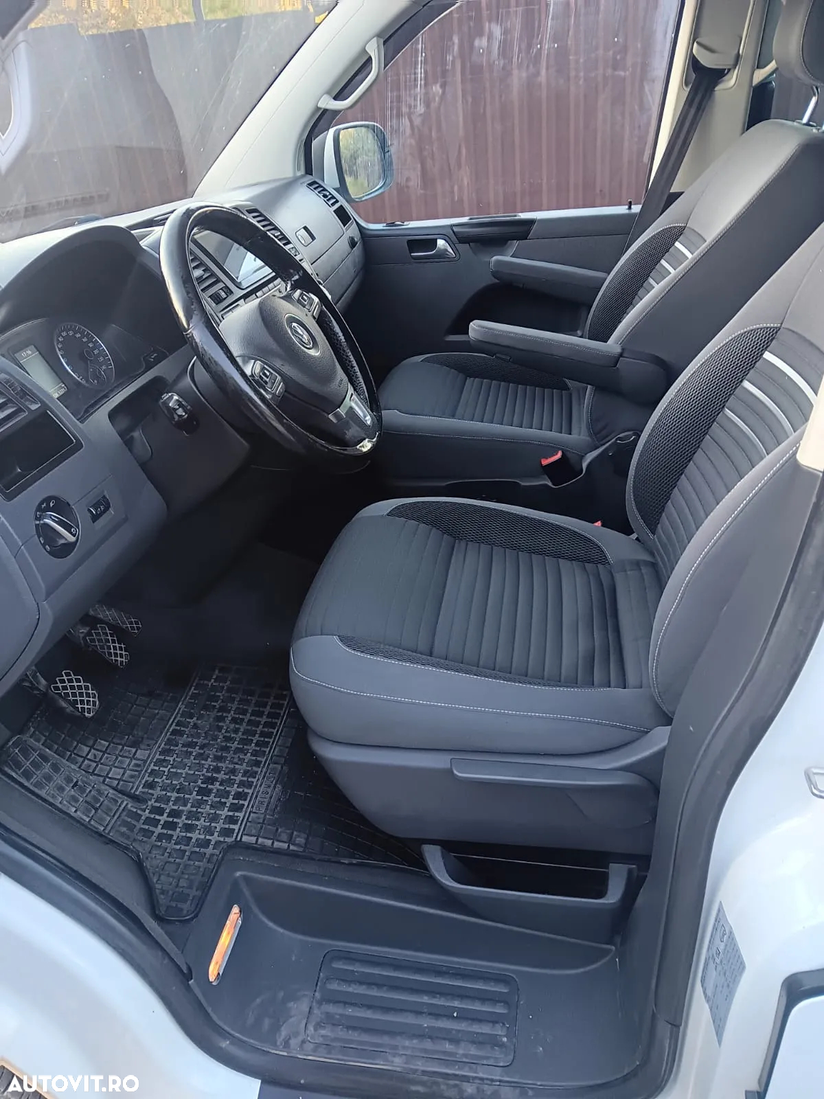 Volkswagen Multivan - 8