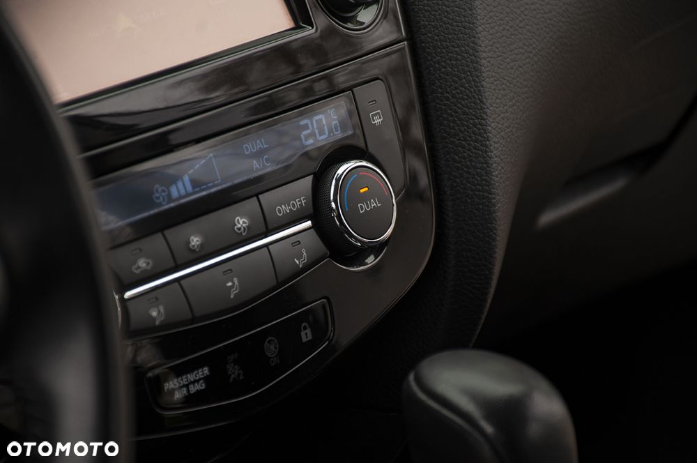 Nissan Qashqai 1.2 DIG-T Xtronic N-Connecta - 20