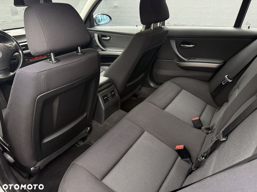 BMW Seria 3 - 24