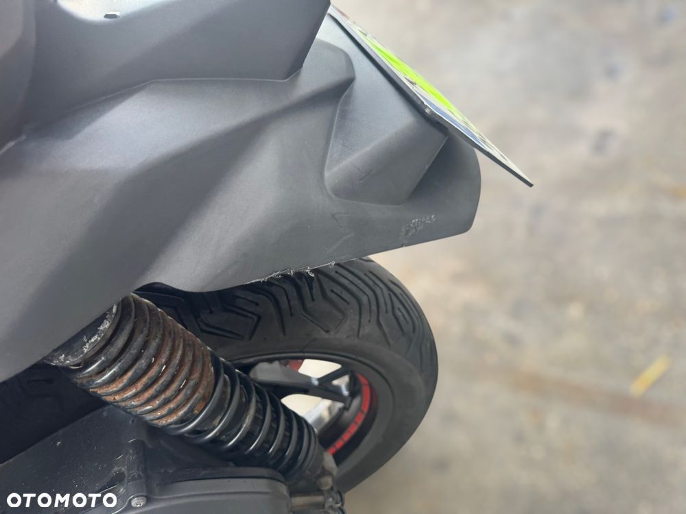 Yamaha X-max - 21