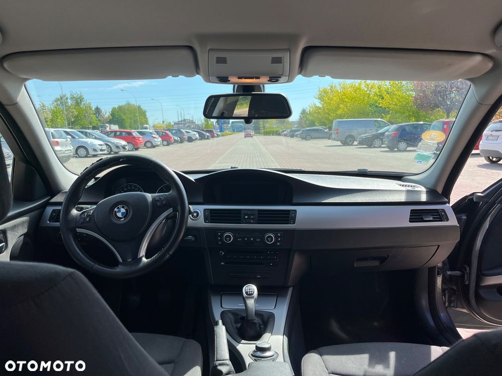 BMW Seria 3 318d - 5