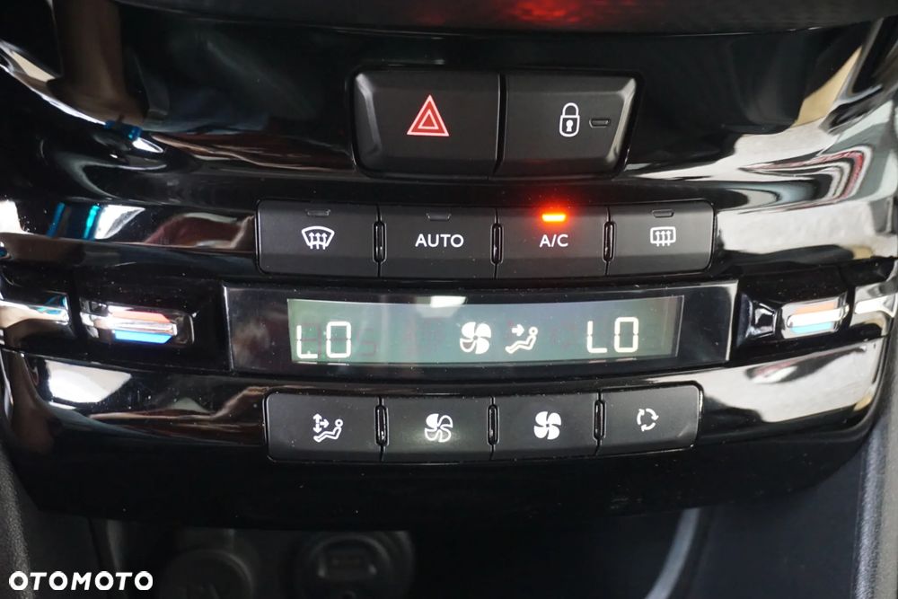 Peugeot 2008 BlueHDi 100 STOP & START Style - 37